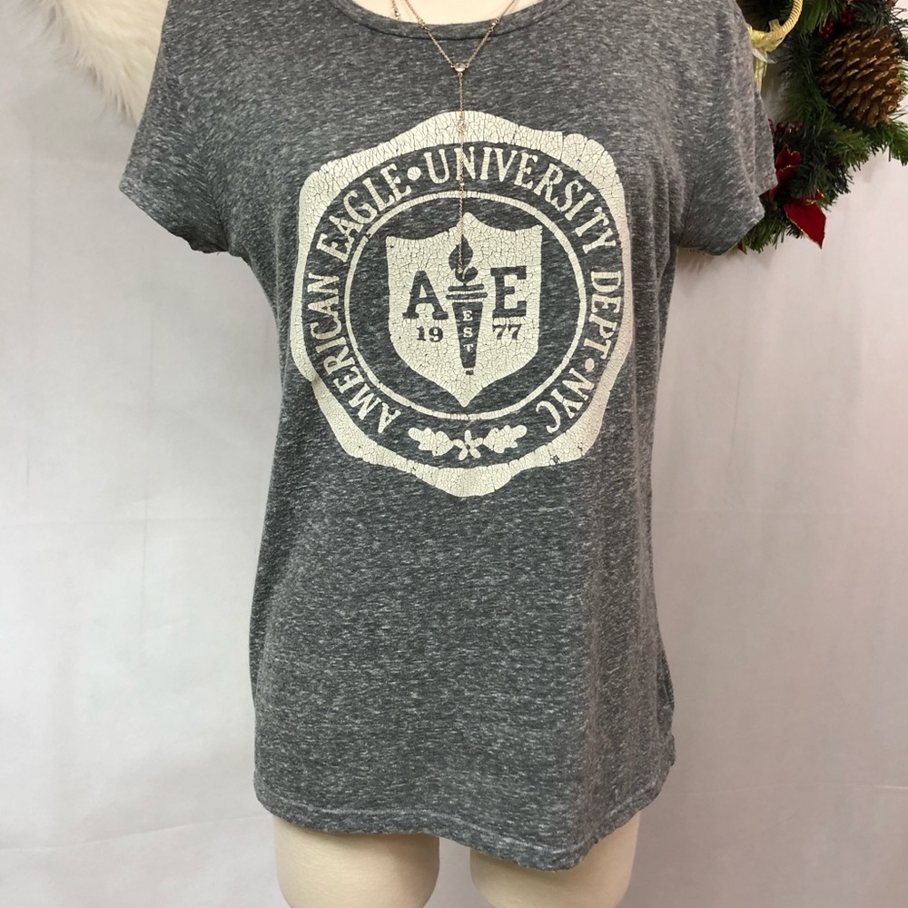 American Eagle Outfitters- A•E•O Gray/White Tee👕 - Picture 3 of 6